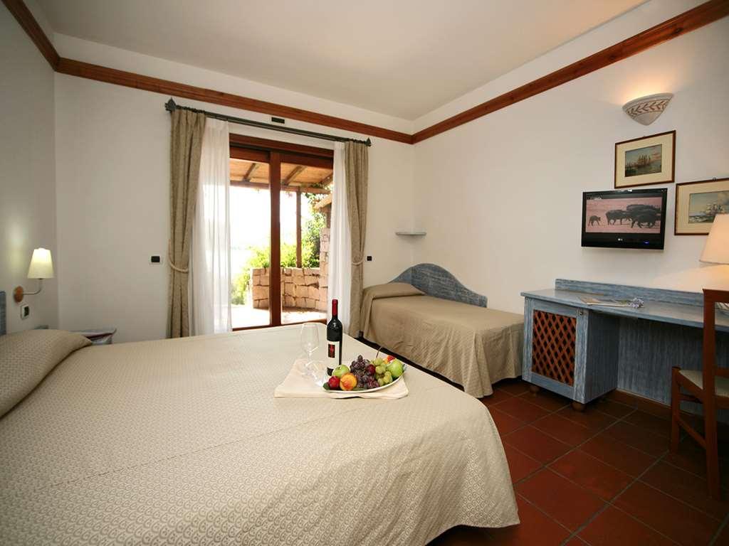 Hotel Palumbalza Porto Rotondo Habitación foto