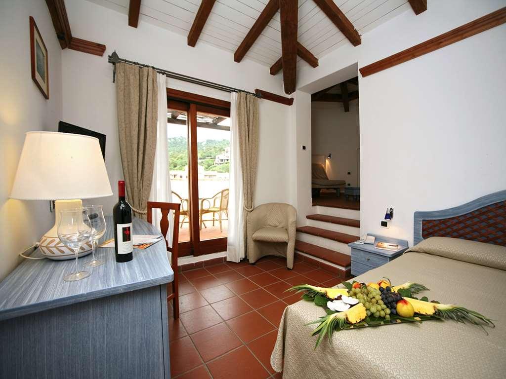 Hotel Palumbalza Porto Rotondo Habitación foto